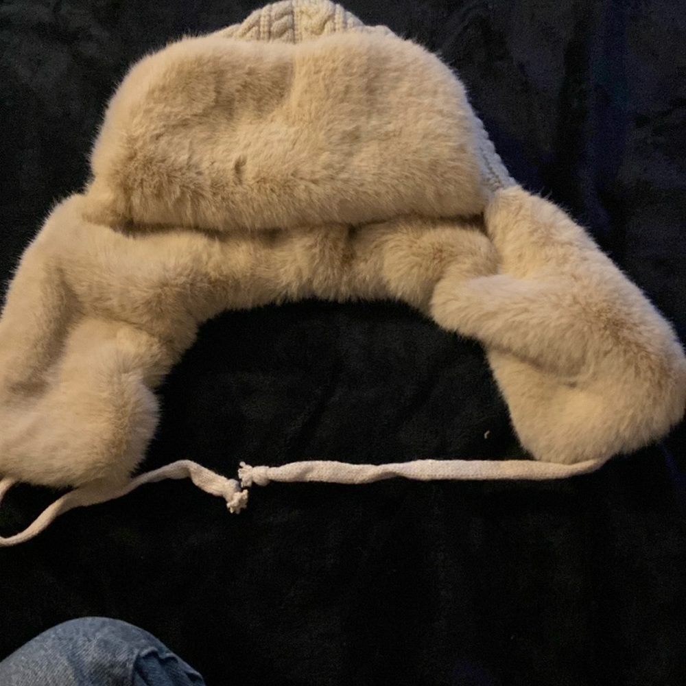 Dollskill fluffy hat
